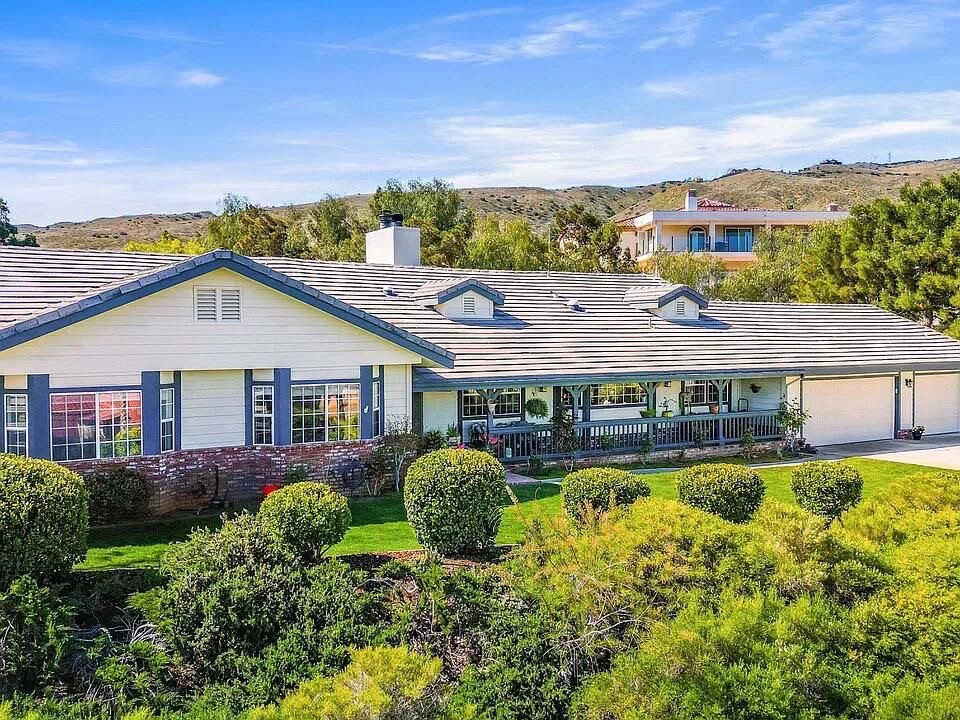 large-25d31367-c188-4ccc-a5e3-6e6c77e49961